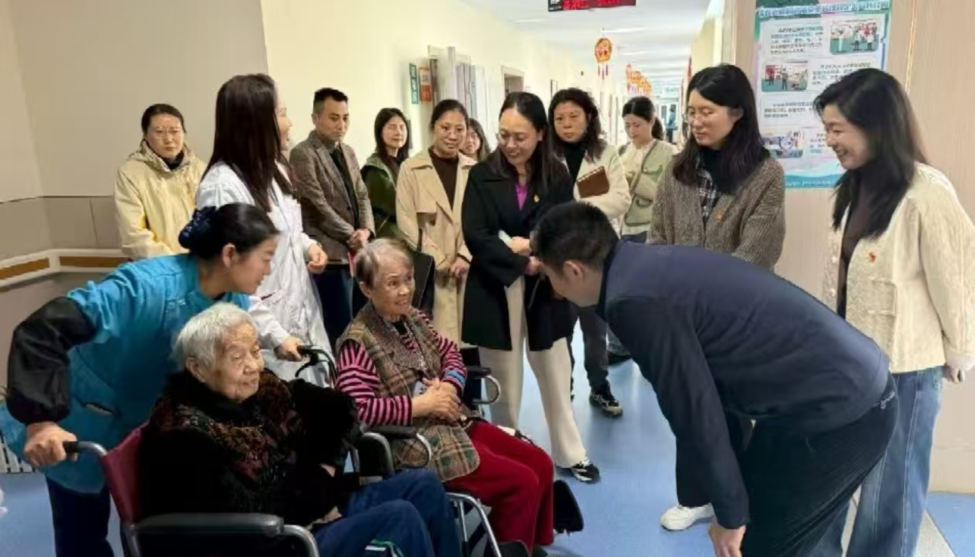 襄城区民政局、区医疗保障局、区残联领导一行，来我襄城老年养护中心看望中心入住老人- 襄阳